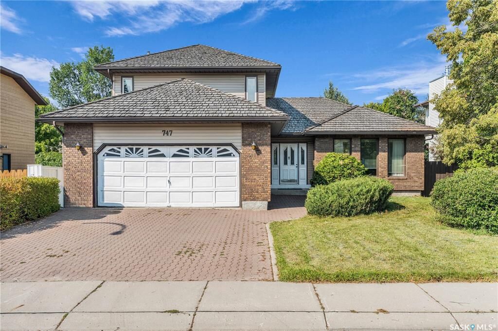Property Photo:  747 Wilkinson Way  SK S7N 3L6 