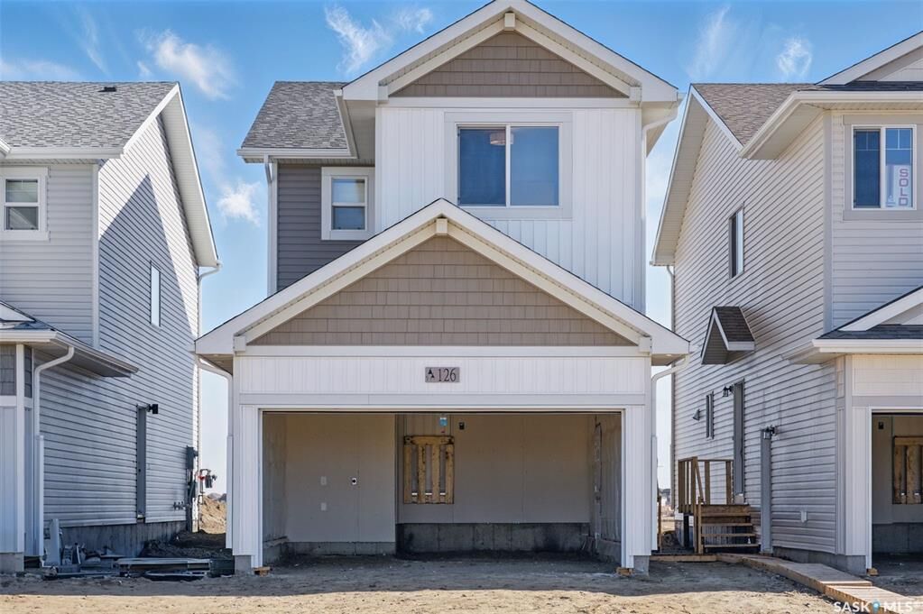 Property Photo:  230 Antonini Court  SK S7L 7P3 