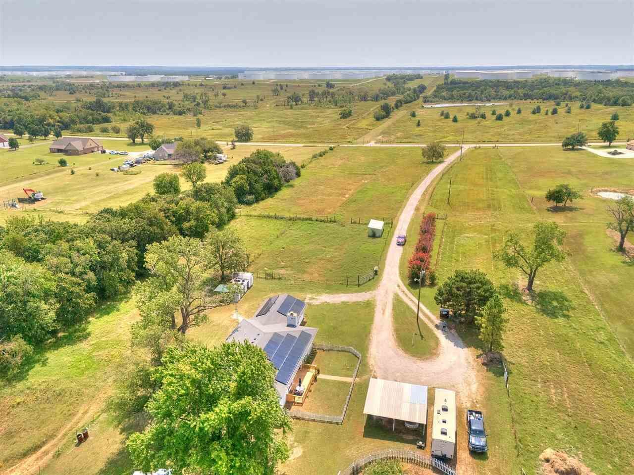 Property Photo:  2020 E Eseco Road  OK 74023 