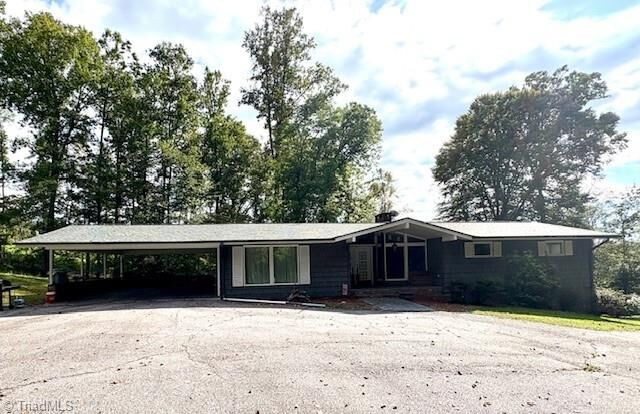 2082 Mountain Valley Church Road  North Wilkesboro NC 28659 photo