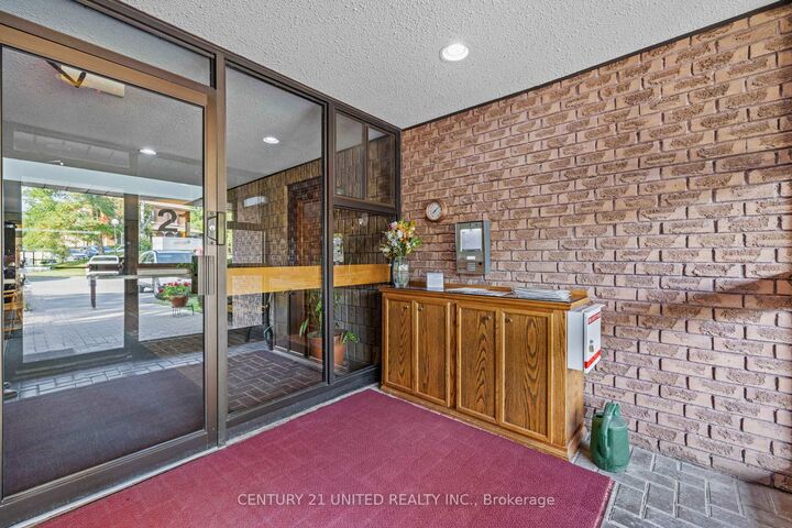 Property Photo:  21 Paddock Wood N/A 8  ON K9H 7H2 