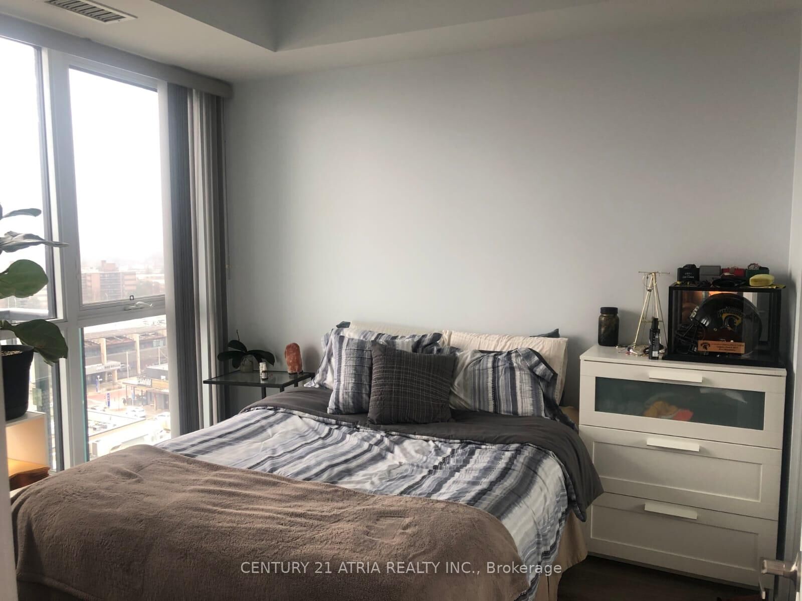 Photo de la propriété:  99 The Donway Street W 1016  ON M3C 0N8 
