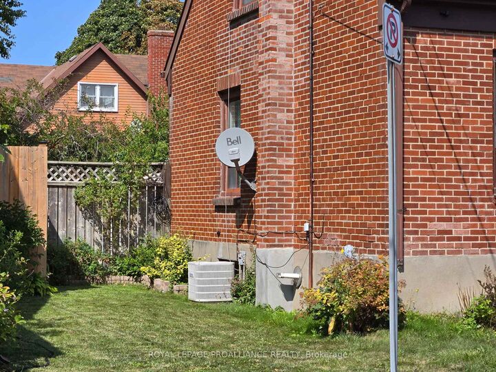 Property Photo: 10 Wellington Crescent ON K8P 1E1