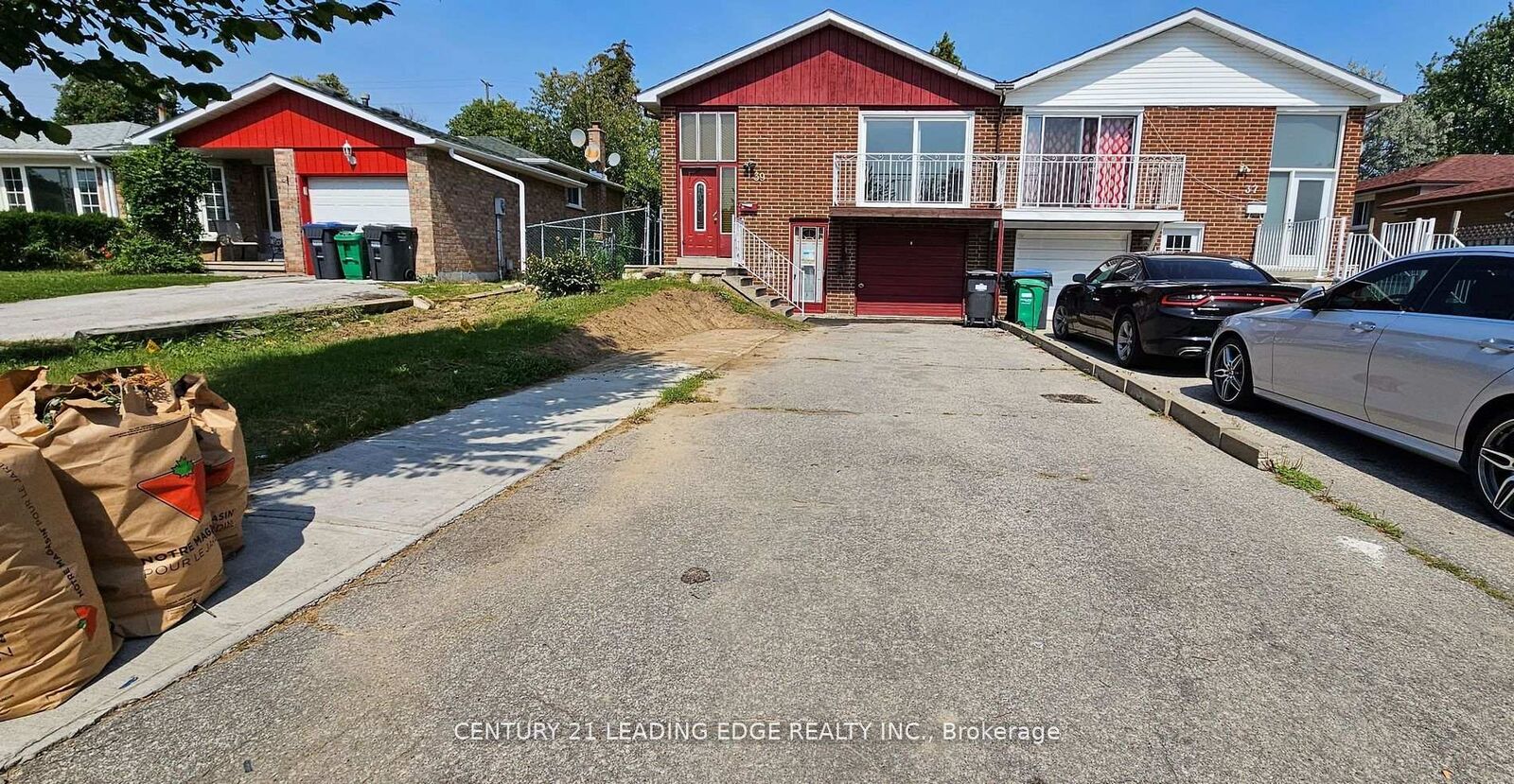 Property Photo:  39 Mallard Crescent Upper  ON L6S 2T7 