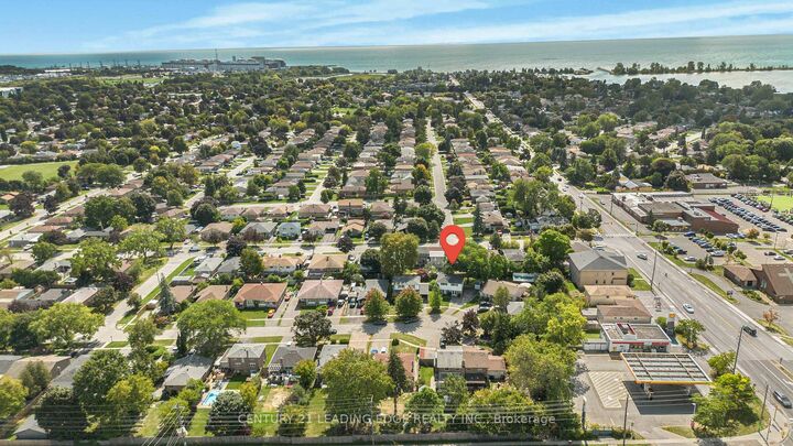 Property Photo:  1323 Poprad Avenue  ON L1W 1K9 