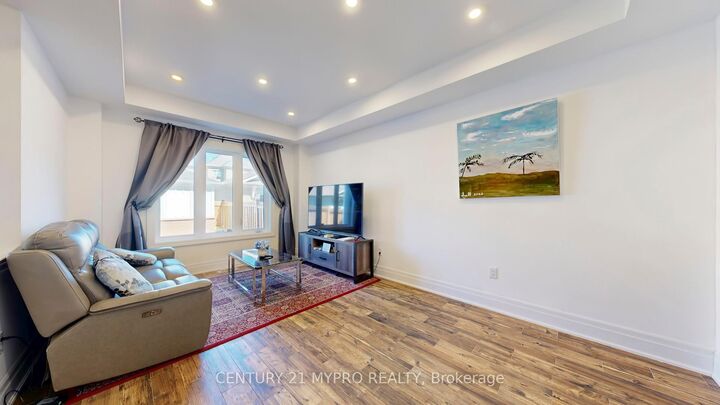 Property Photo:  26 Plantain Lane  ON L4E 1B9