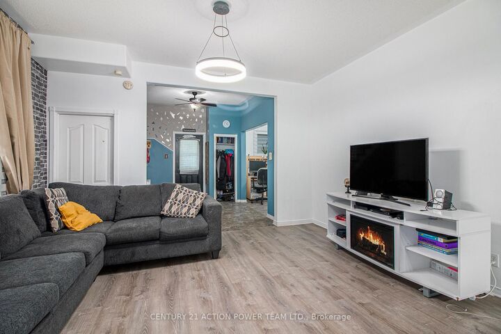 Photo de la propriété:  18 George St George St Street W  ON K0A 1R0 
