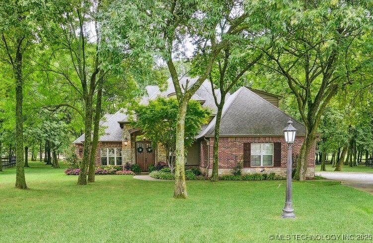 Property Photo:  18934 Chickadee Court  OK 74055 