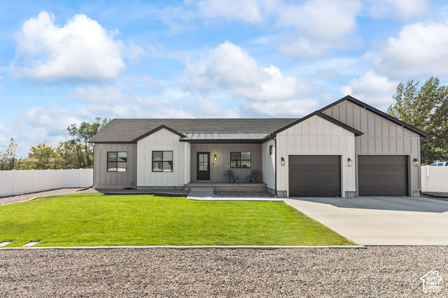 Property Photo:  155 N 460 E  UT 84724 