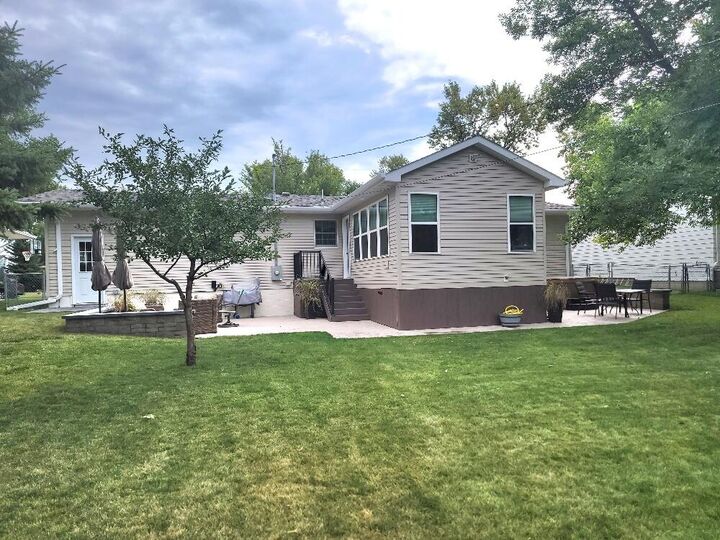 Property Photo:  1409 N State St  SD 57401 