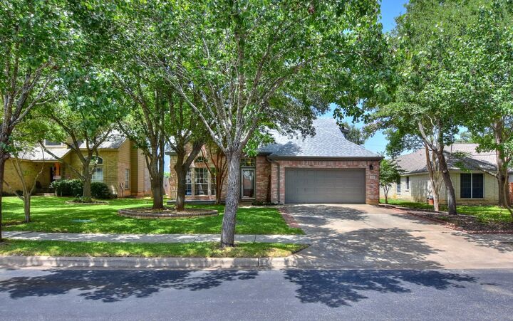 Property Photo: 123 Parque Vista Drive TX 78626