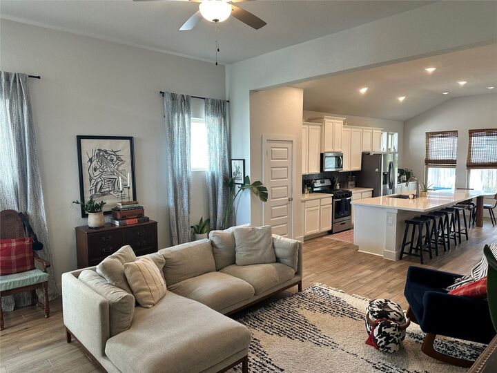 Property Photo: 8600 SW Cumbrae Lane TX 78744