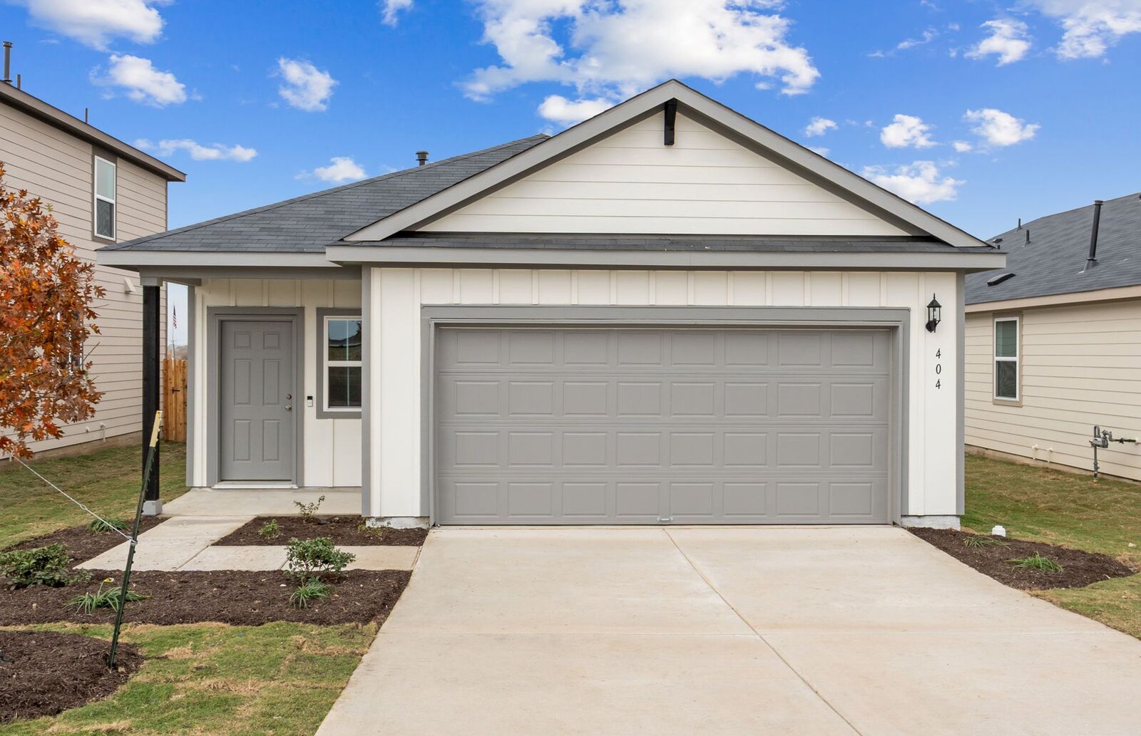 Property Photo: 404 Sullivan Way TX 78621