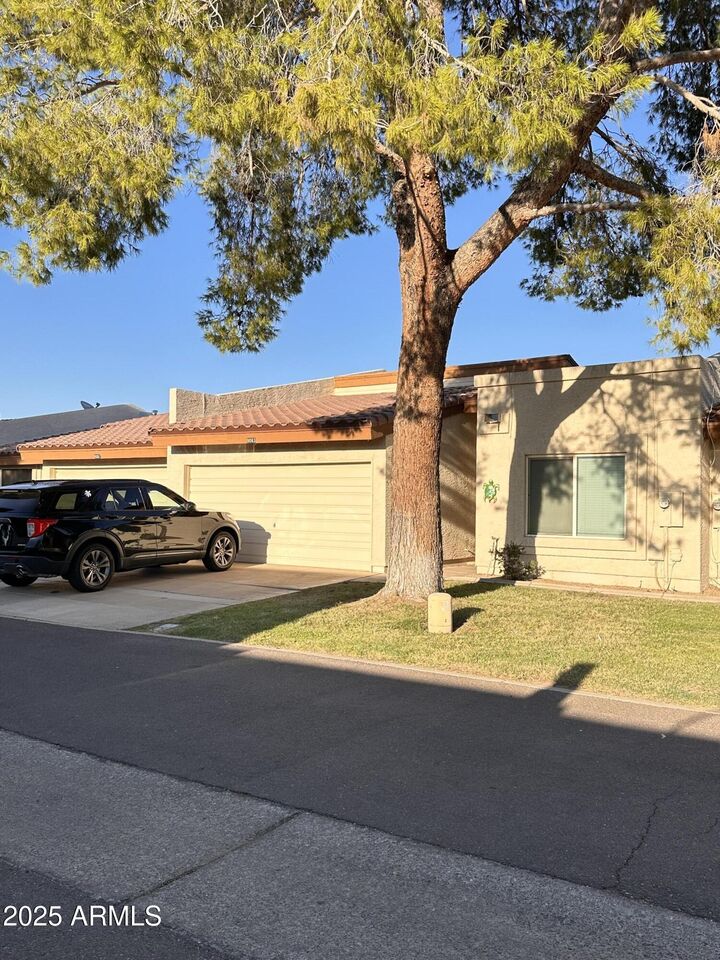 9063 N 68th Avenue  Peoria AZ 85345 photo