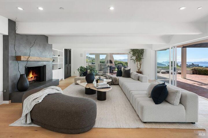 Property Photo:  1 Tara View Road  CA 94920 