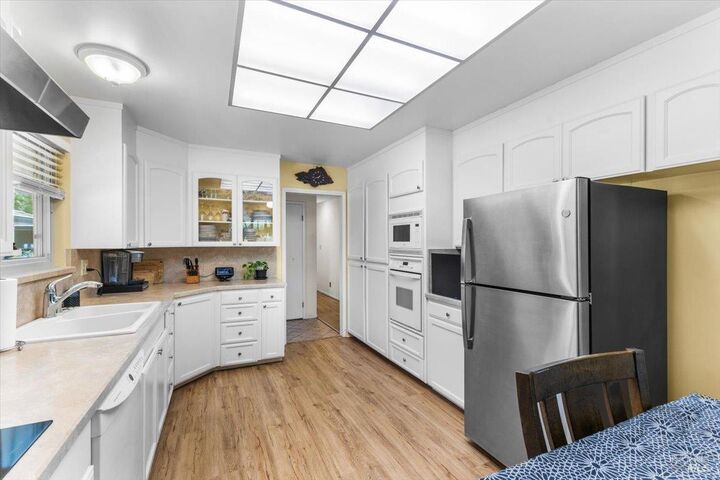 Property Photo:  442 Las Casitas Court A  CA 95403 