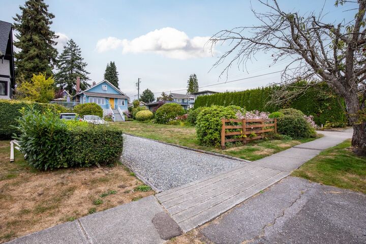 Property Photo:  534 E 9th Street  BC V7L 2B5 