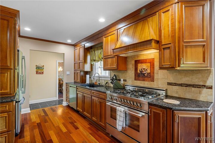 Property Photo:  305 S 1st Street  NY 14092 