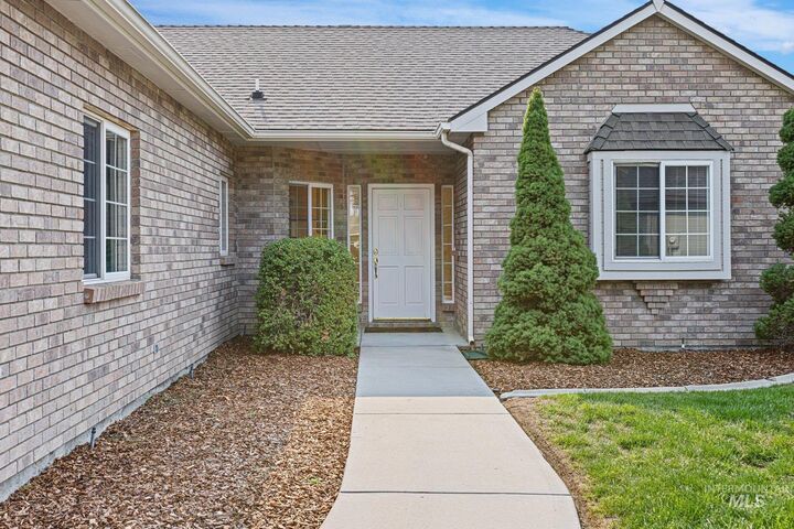 Property Photo:  1699 E Summerridge Dr.  ID 83646 
