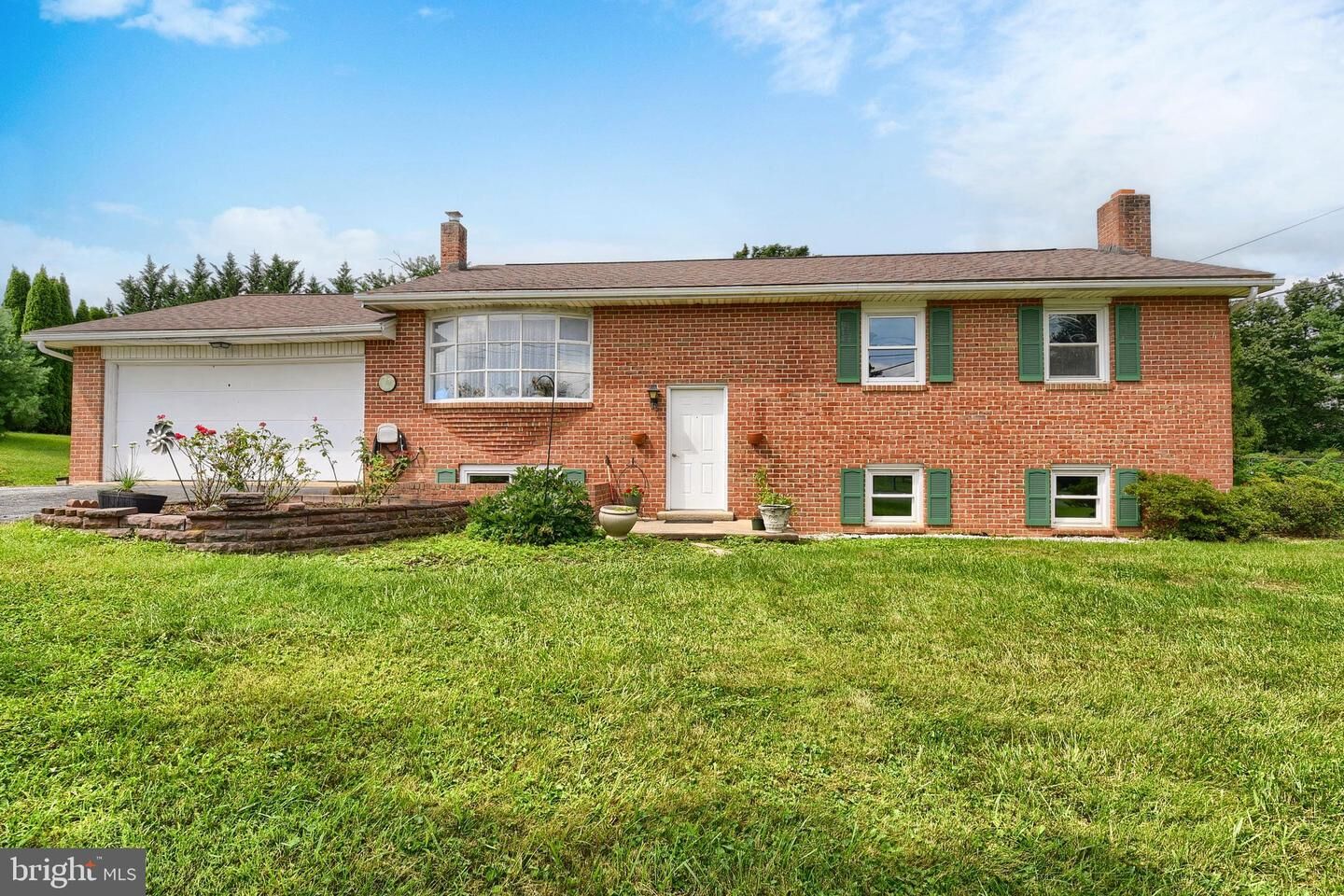 Property Photo:  560 Boxwood Lane  PA 17015 