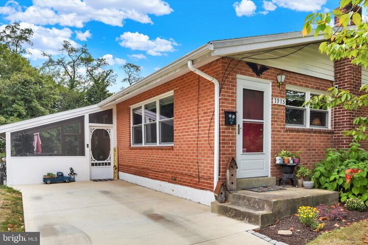 Property Photo:  1915 Logan Street  PA 17011 