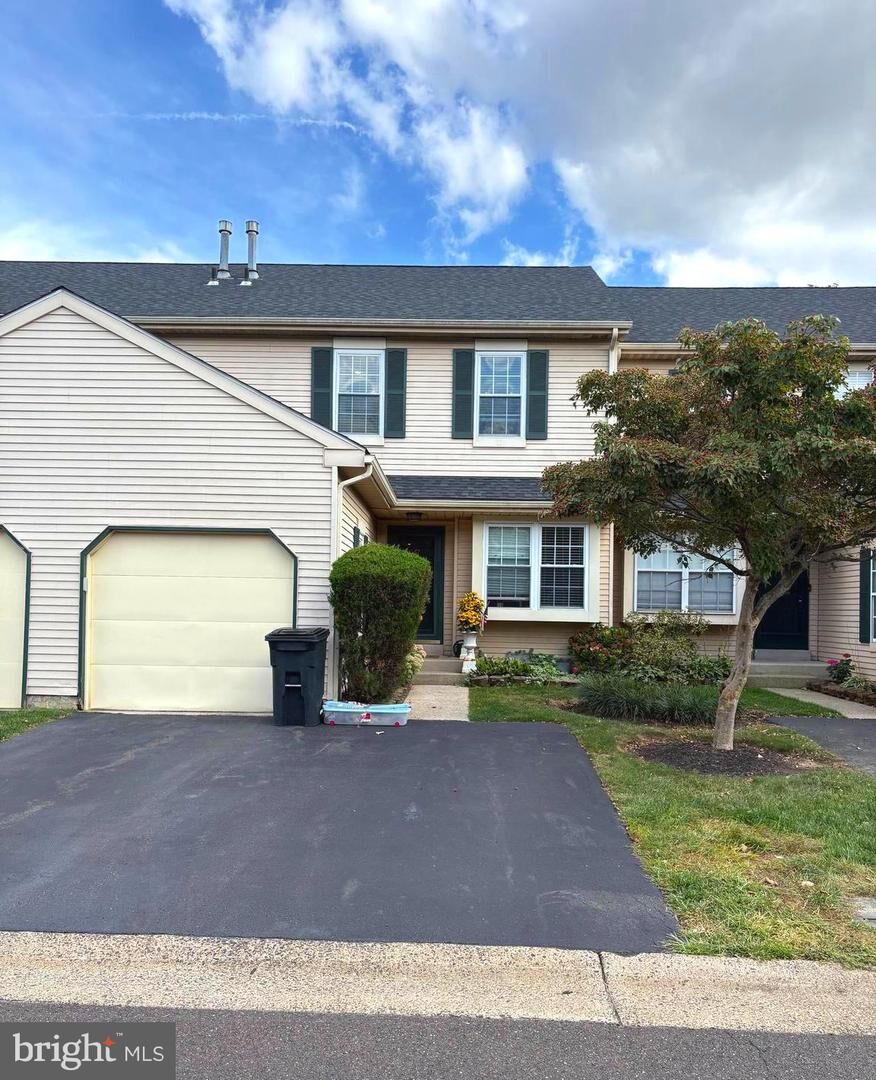 Property Photo: 647 Palmer Lane PA 19067
