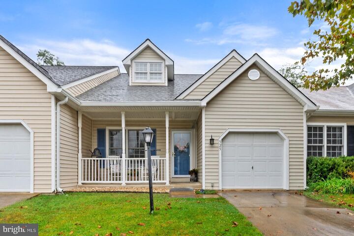 Property Photo:  525 Wordsworth Circle  VA 20132 
