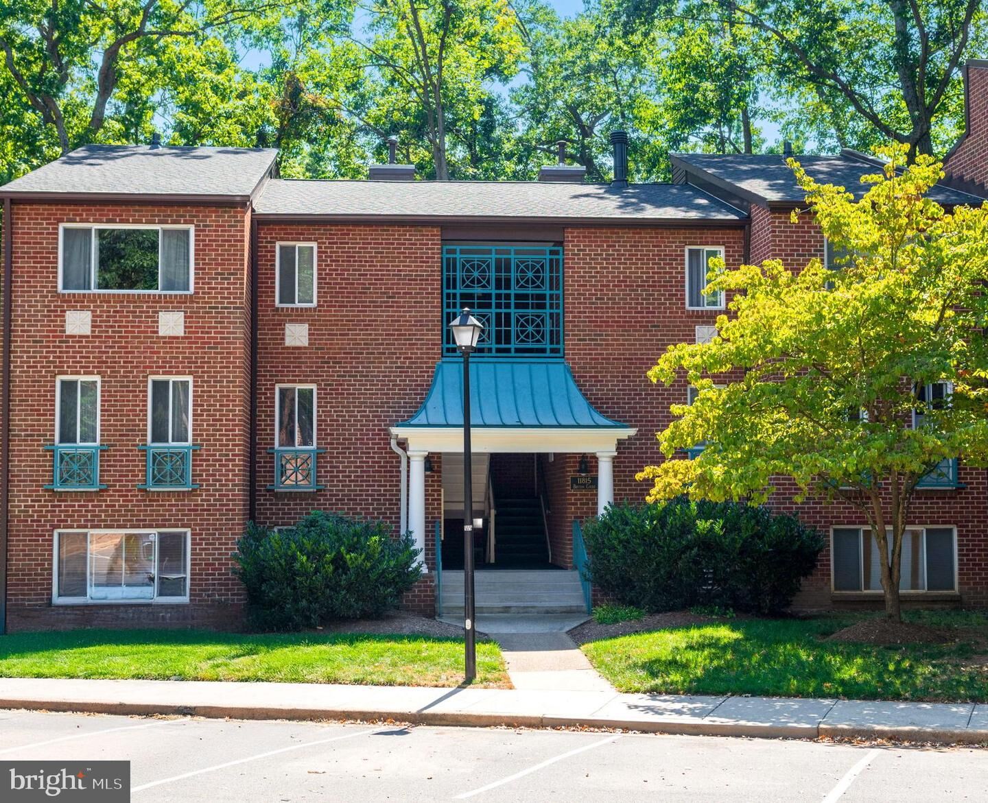 Property Photo:  11815 Breton Court 22D  VA 20191 