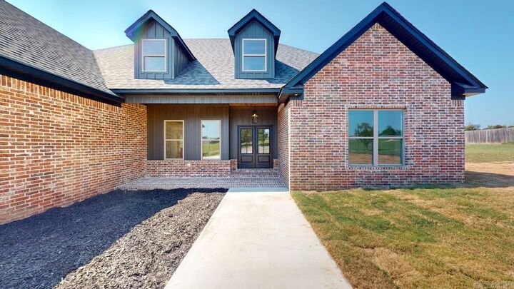 Property Photo:  6 Persimmon Ridge Circle  AR 72058