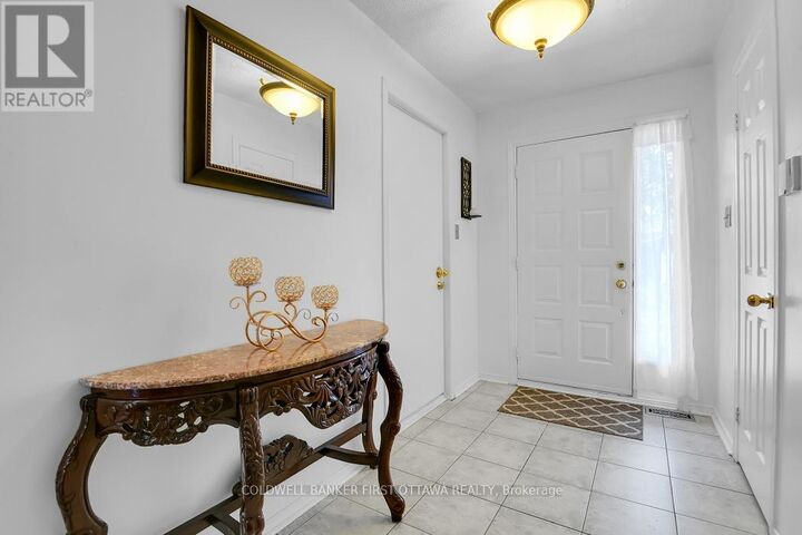 Property Photo:  23 Manju Street  ON K1G 4T7 