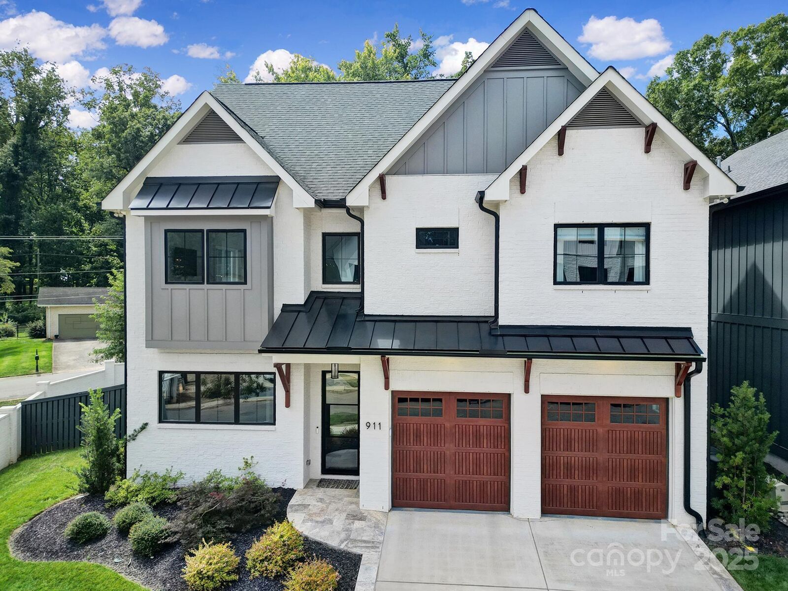 Property Photo:  911 Laurel Creek Lane  NC 28211 