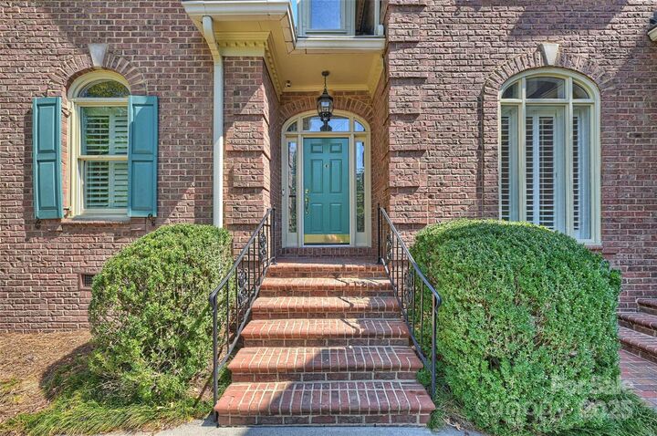 Property Photo:  6921 Linkside Court  NC 28277