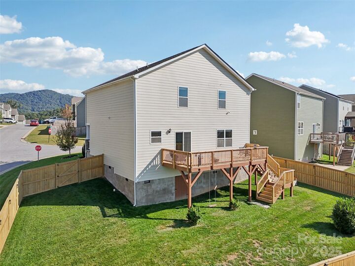 Property Photo: 356 Tavernier Lane NC 28715