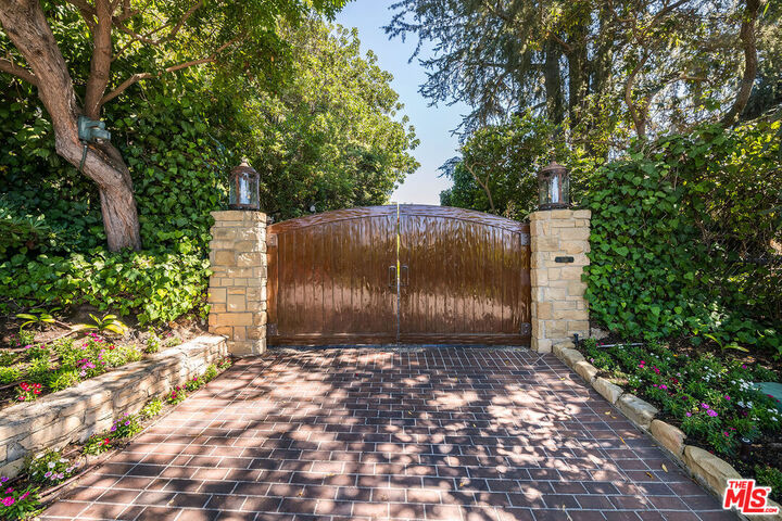 Property Photo: 1550 Amalfi Dr CA 90272