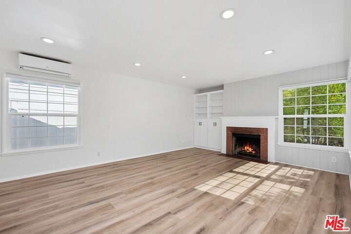 Property Photo:  1019 Amherst Ave  CA 90049 
