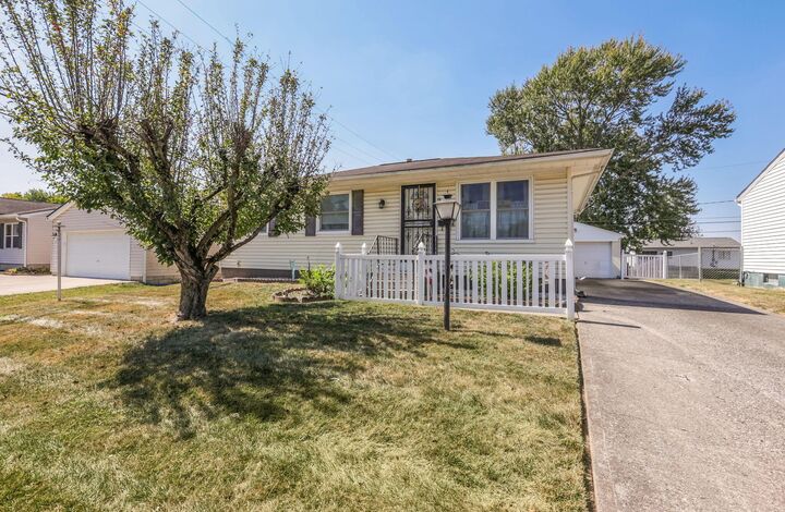 Property Photo:  3927 Frazier E Road  OH 43207 