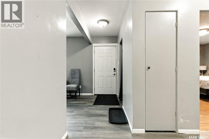 Property Photo:  1426 10th Street E  SK S7H 0J5 