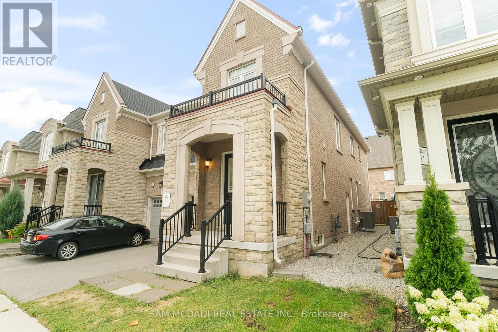 Property Photo: 573 Settlers Road West ON L6M 1N7