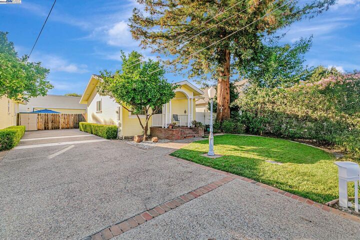 Property Photo: 337 I St CA 94536