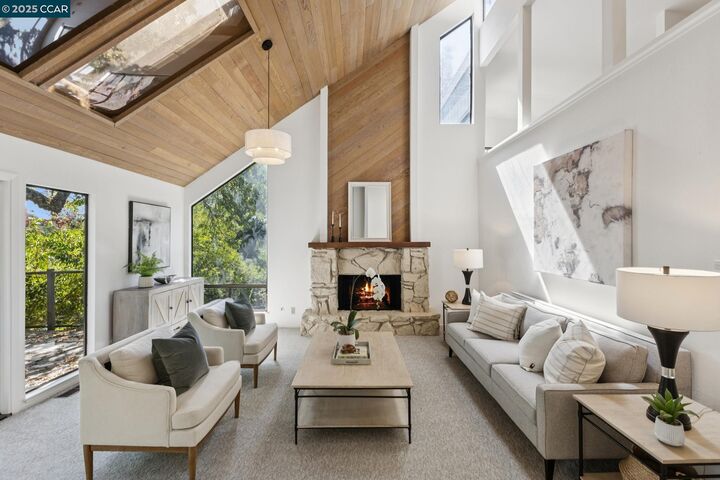 Property Photo:  39 Saint Stephens Dr  CA 94563 