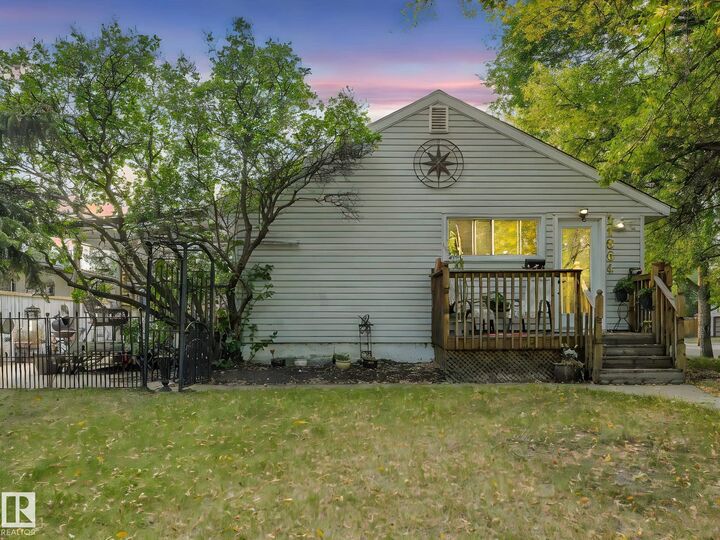 11864 58 Street NW  Edmonton AB T5W 3W7 photo