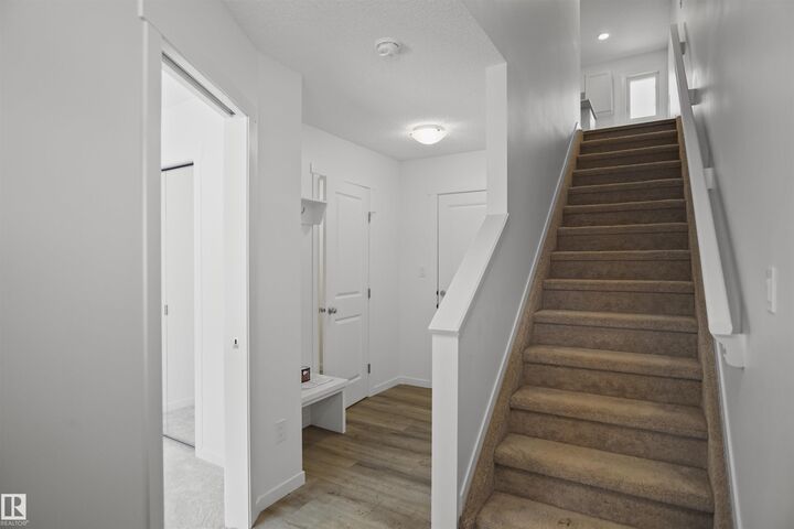 Property Photo:  529 Aster Drive NW  AB T6T 2S2 
