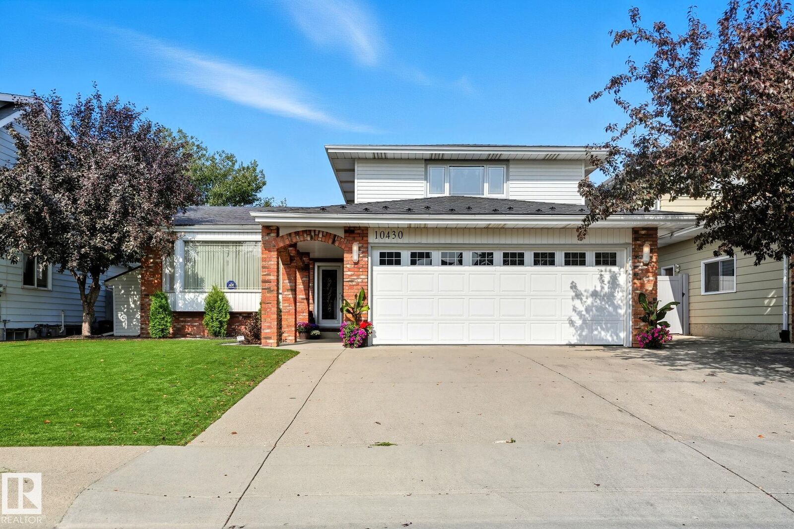 Property Photo:  10430 31A Avenue NW  AB T6J 3B4 