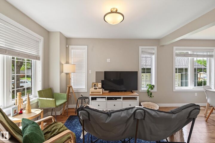 Property Photo:  10204 113 Avenue NW  AB T5G 0W9 