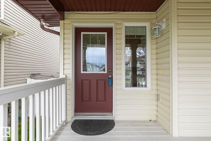Property Photo:  8740 180 Avenue NW  AB T5Z 0E3 