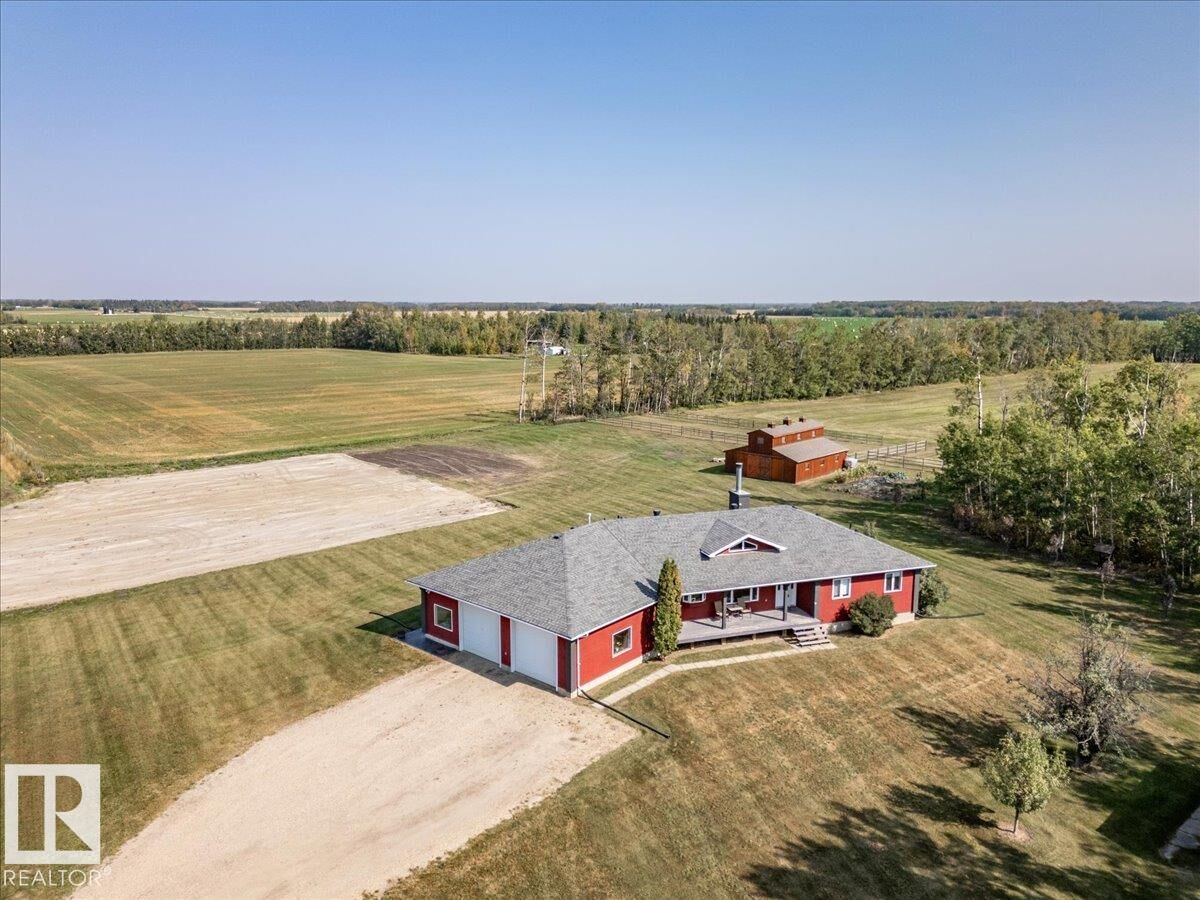 Property Photo:  27318 Twp Road 482  AB T0C 0V0 