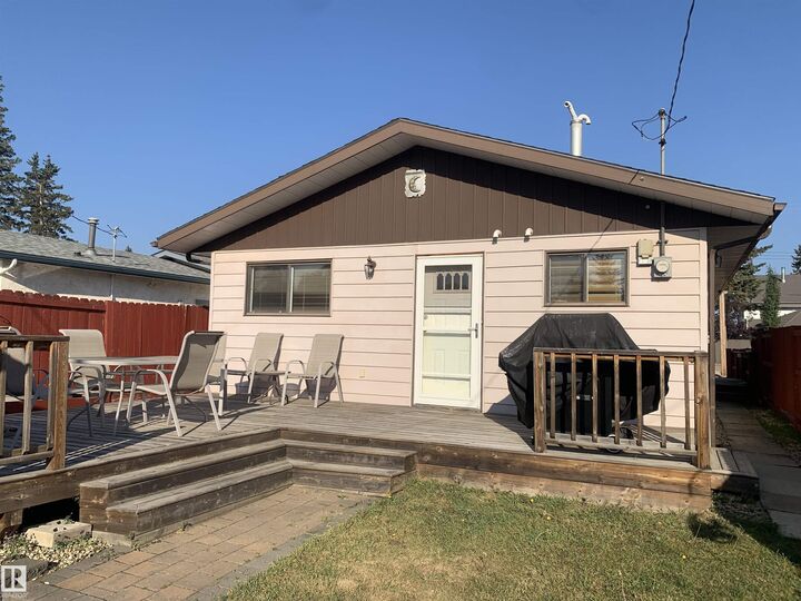 Property Photo: 804A 1 Avenue AB T0C 1X0