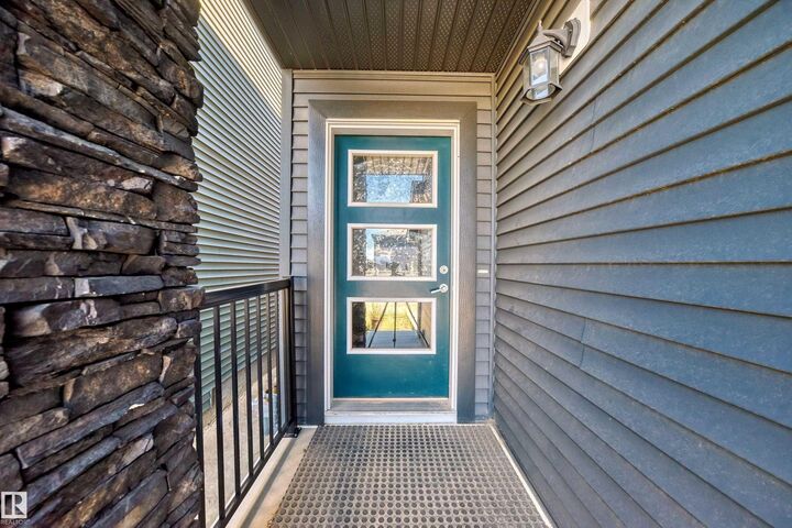 Property Photo:  5611 Kootook Place SW  AB T6W 4Z5 