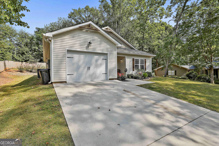 Property Photo:  115 Kline Circle  GA 30224 
