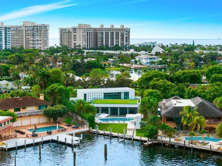 Property Photo:  19 Gatehouse Rd  FL 33308 